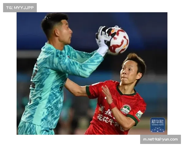 专业裁判认为刘殿座动作自然 头球争抢正常身体接触 专业裁判认为刘殿座动作自然 头球争抢正常身体接触